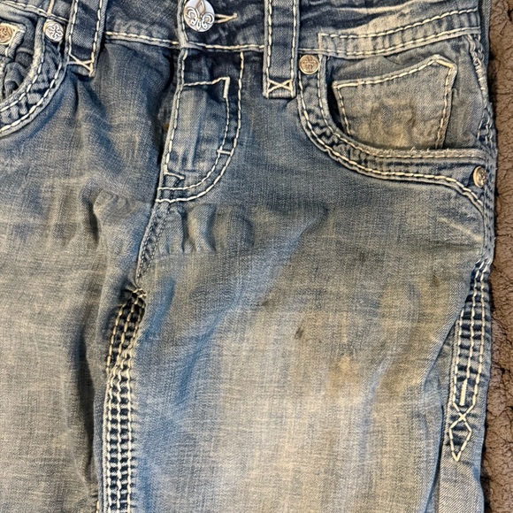 Men’s Rock Revival Jeans - Picture 3 of 5